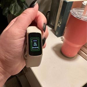 fitbit charge 5 gold